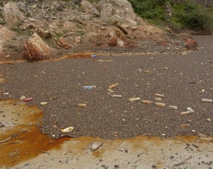 Oxide pool with floating debris 2013